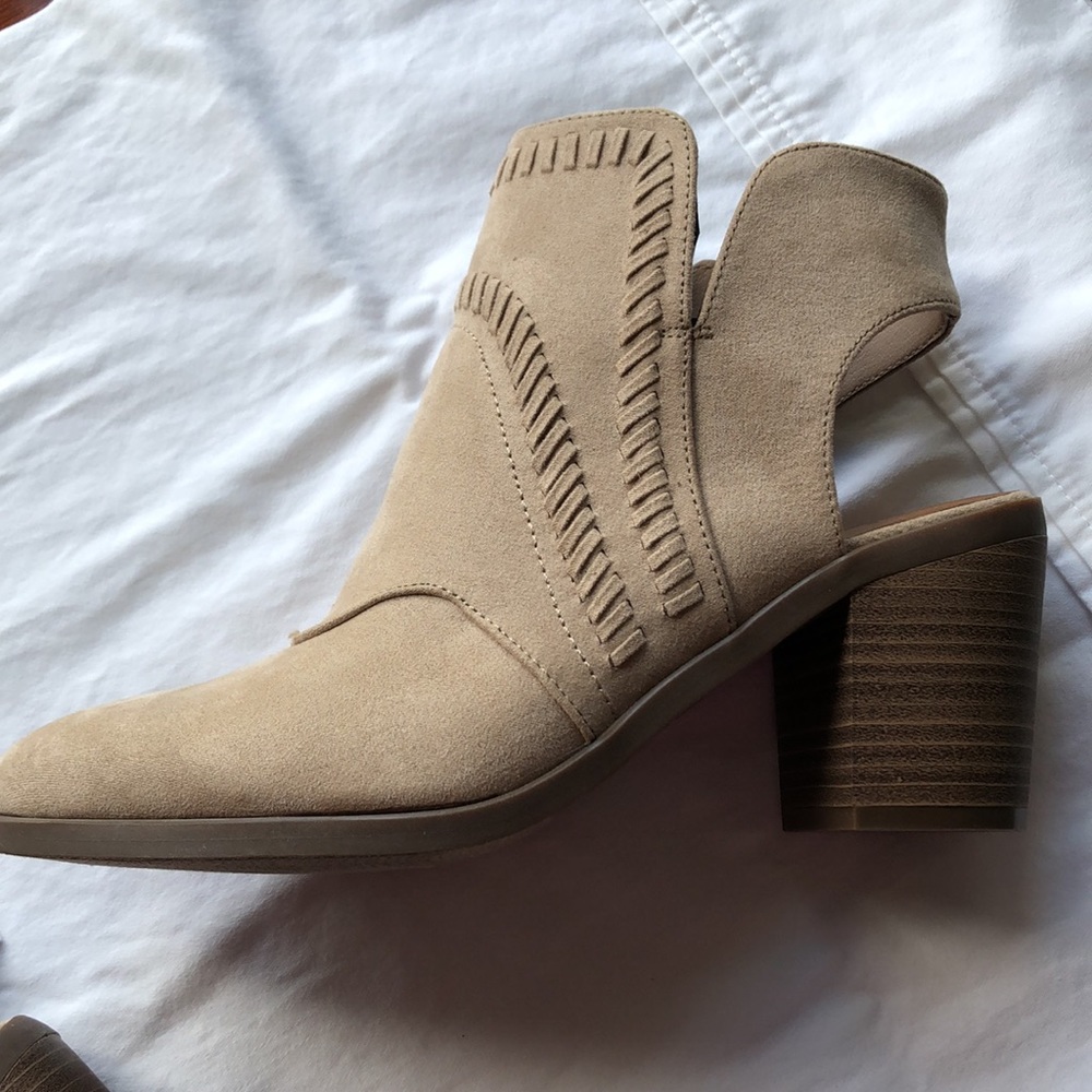 Boots - Picture 2 of 6